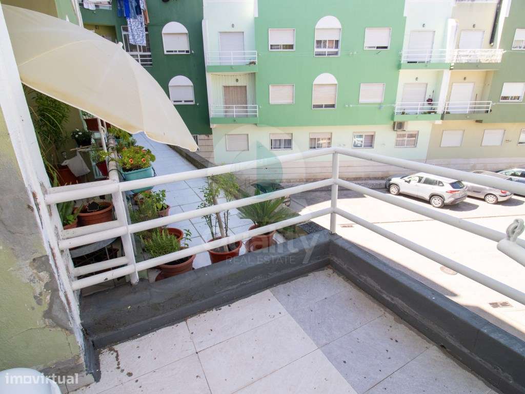 Excelente Apartamento T2 - Baixa da Banheira-31