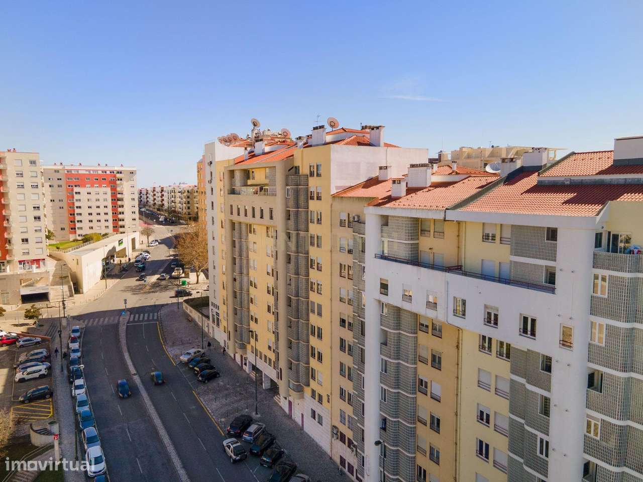 Fantástico T5 Quinta das Conchas frente ao metro-44