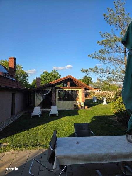 Vand casa cu 2 apartamente - Imagine principală: 4/8