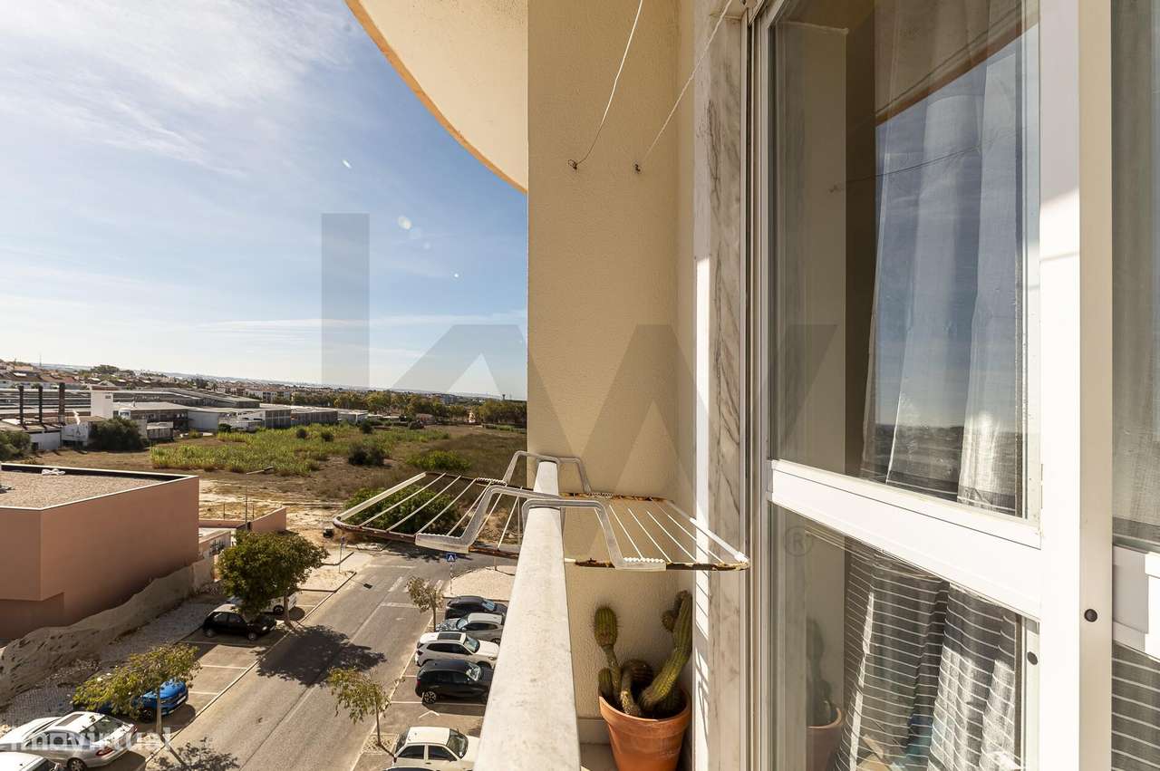 Apartamento T3 com elevador e vista desafogada, Urbanização do Moinho,-10