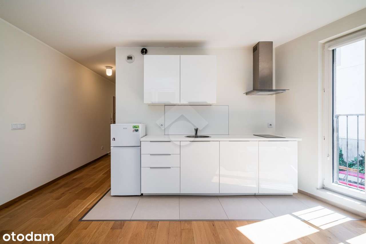 Kawalerka | Apartamentowiec z 2018 r. | Balkon | Do wejścia-0