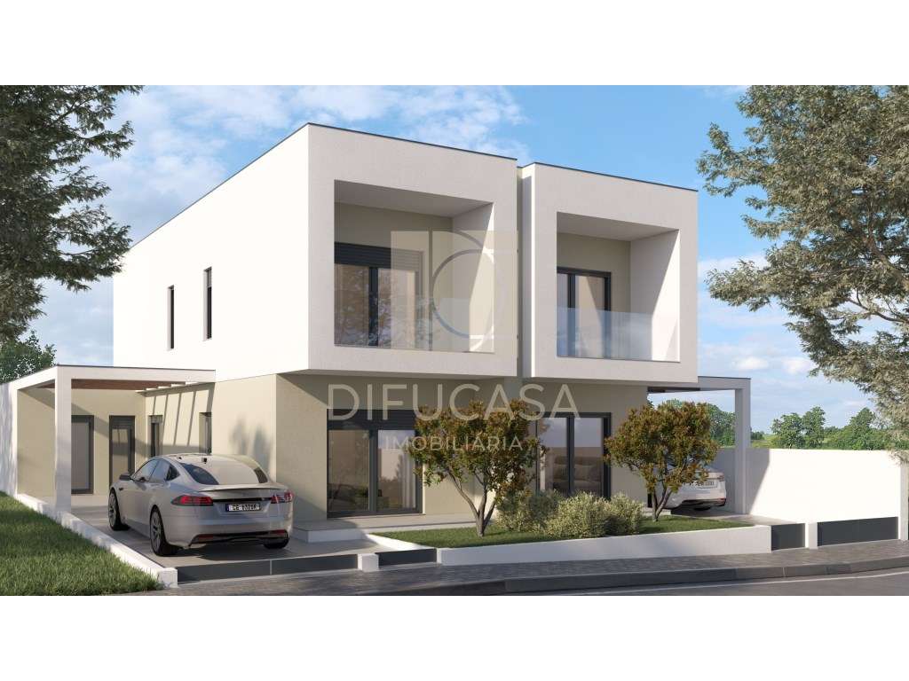 R268 Moradia Duplex - Localizada no centro de Fernão Ferro-36