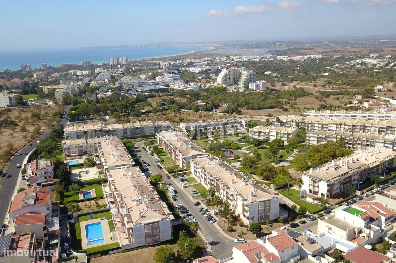 Apartamento T3 na Urbanização Má Partilha, Alvor. - Grande imagem: 2/33