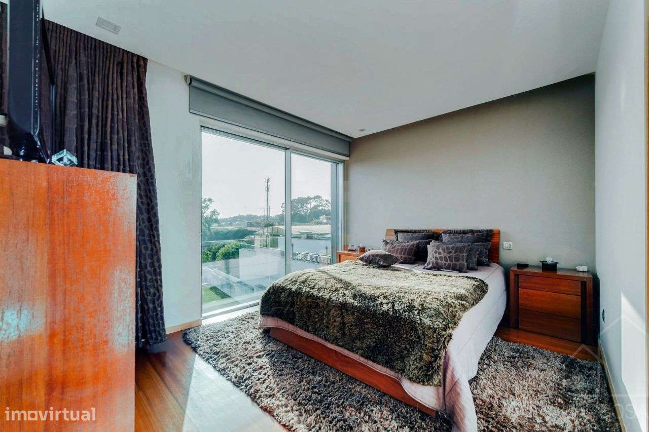 V.N.Gaia - Fantástica V4 (4 suites) c/430m2, piscina - Lote c/1370m2-14