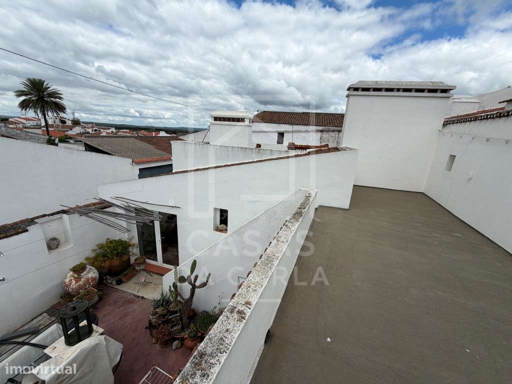 Moradia T5 com quintal e terraço em Vila Alva-31