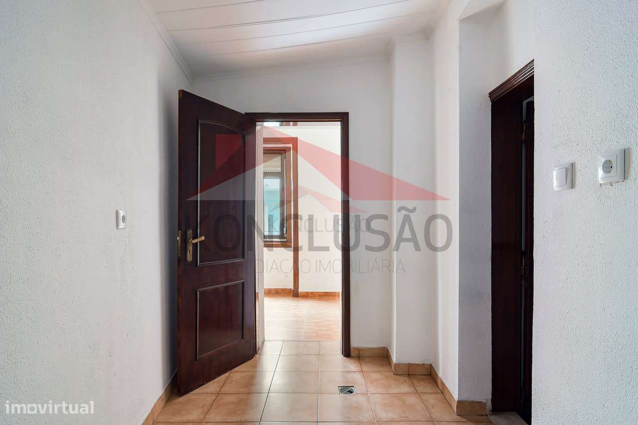 Apartamento em zona histórica de Lisboa-14