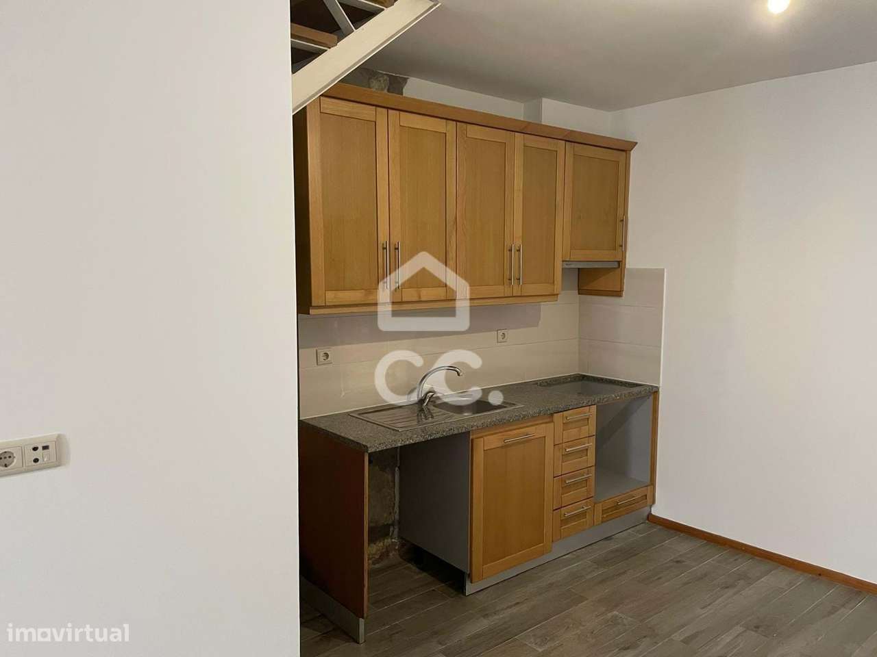 Moradia T2+1 Renovada Praça da Corujeira - Grande imagem: 2/30