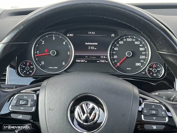 VW Touareg 3.0 TDI V6 Executive Edition - 9