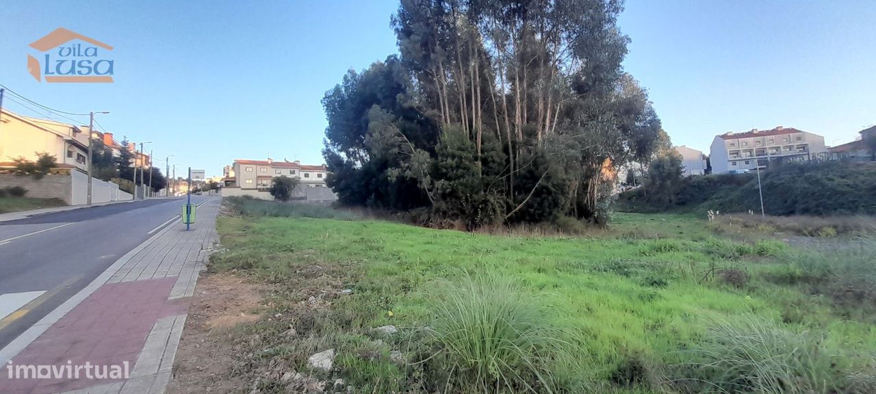 Terreno para construção junto ás piscinas municipais de Baguim do M...