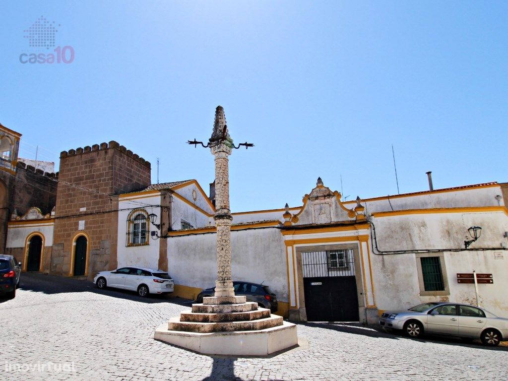 Vende-se Palacete séc. XVI em Elvas