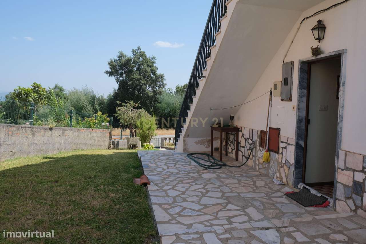 Moradia T6 Independente com jardim envolvente, garagem e espaço de laz - Grande imagem: 5/39