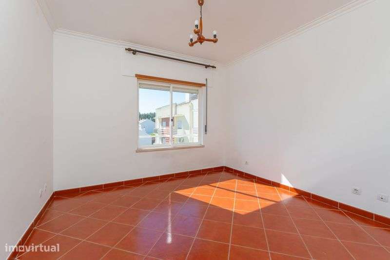 VENDO T2 com arrecadação e parqueamento - Grande imagem: 5/9