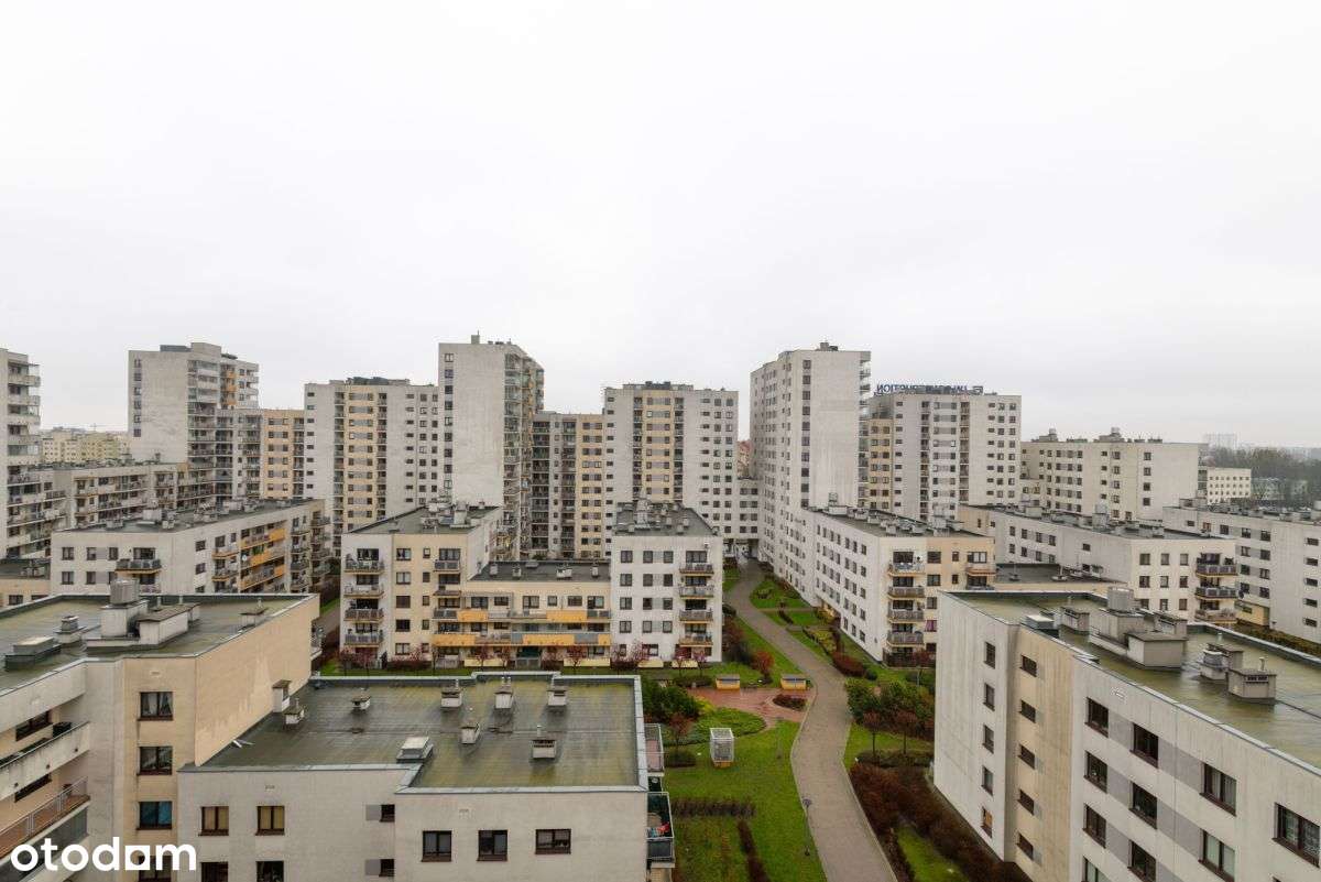 Metro 3 min.  Dwustronne  Loggia  Miejsce post.-12