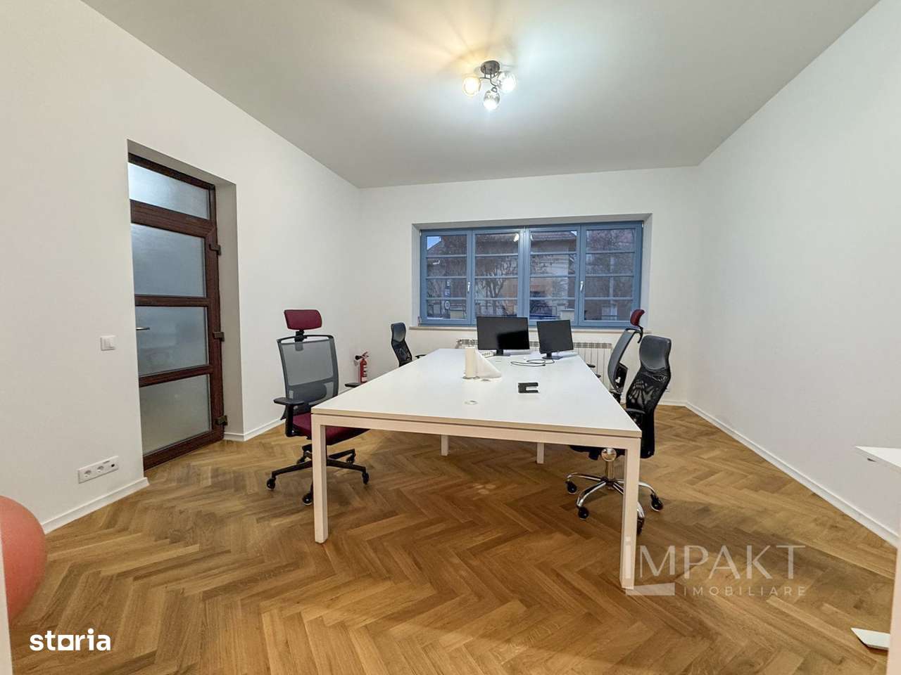 Vila impresionanta cu 12 incaperi in Andrei Muresanu - Imagine principală: 5/20