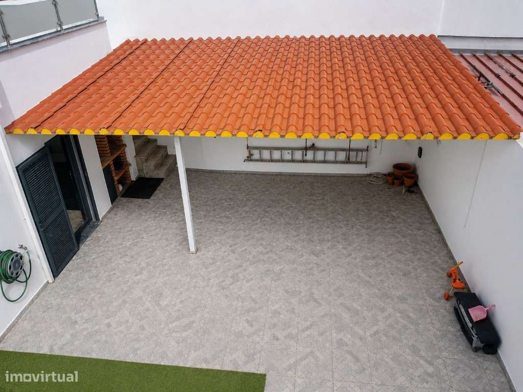Moradia T3 +1 Renovada Pronta a Habitar Espaço, Conforto e excelent...-28