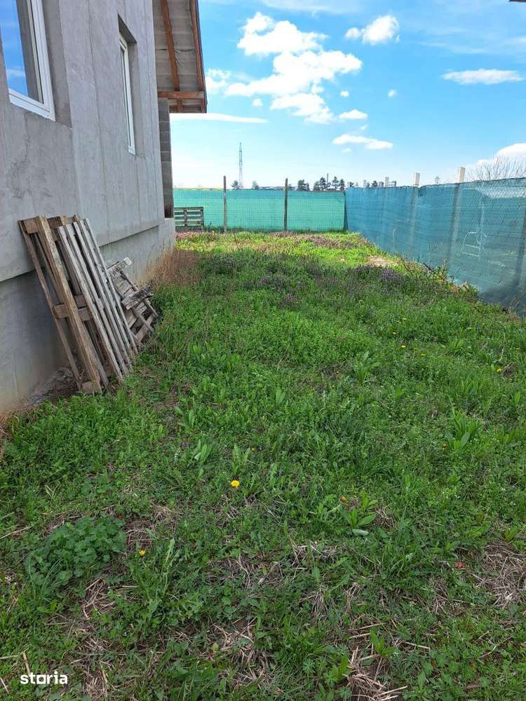 Casă semifinisată P+M în Episcopia, 3 dormitoare, 2 băi - Imagine principală: 2/12