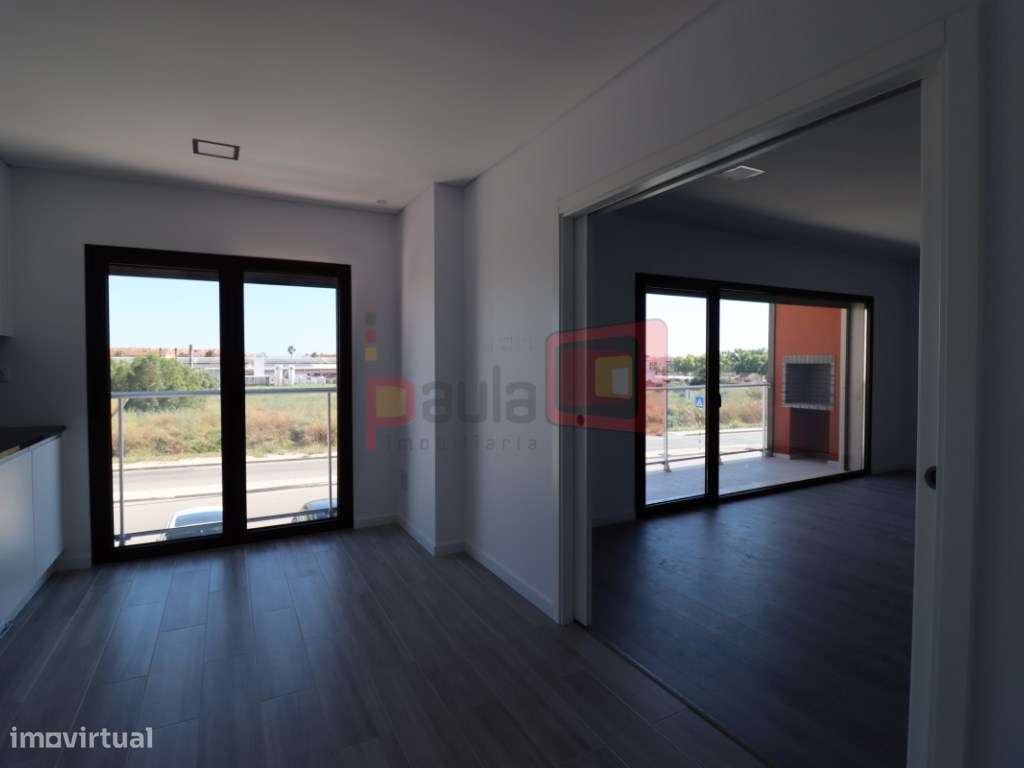 APARTAMENTO T5 DUPLEX NOVO - MONTIJO-9