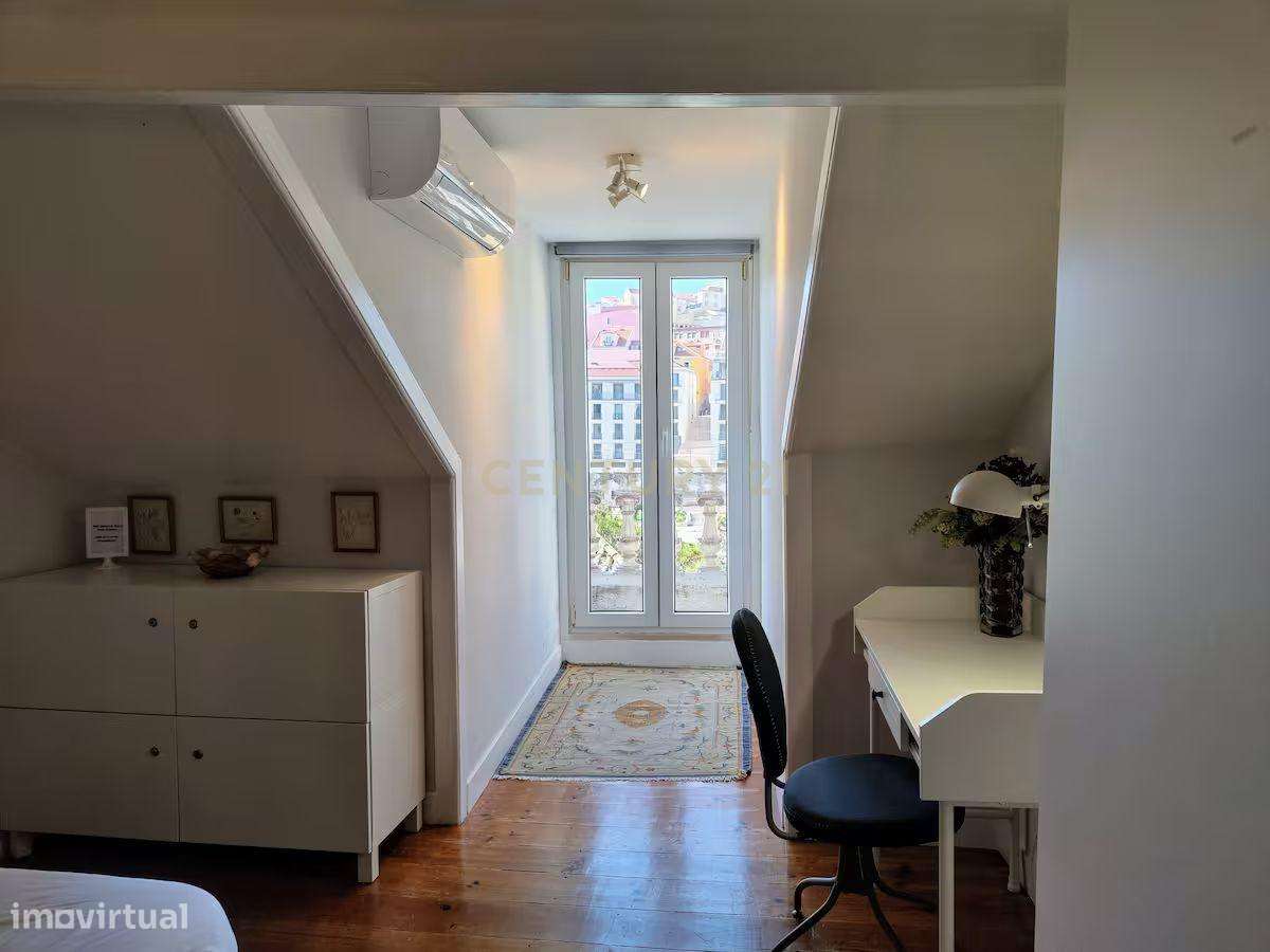 Apartamento T2 à venda na Rua da Mouraria-19