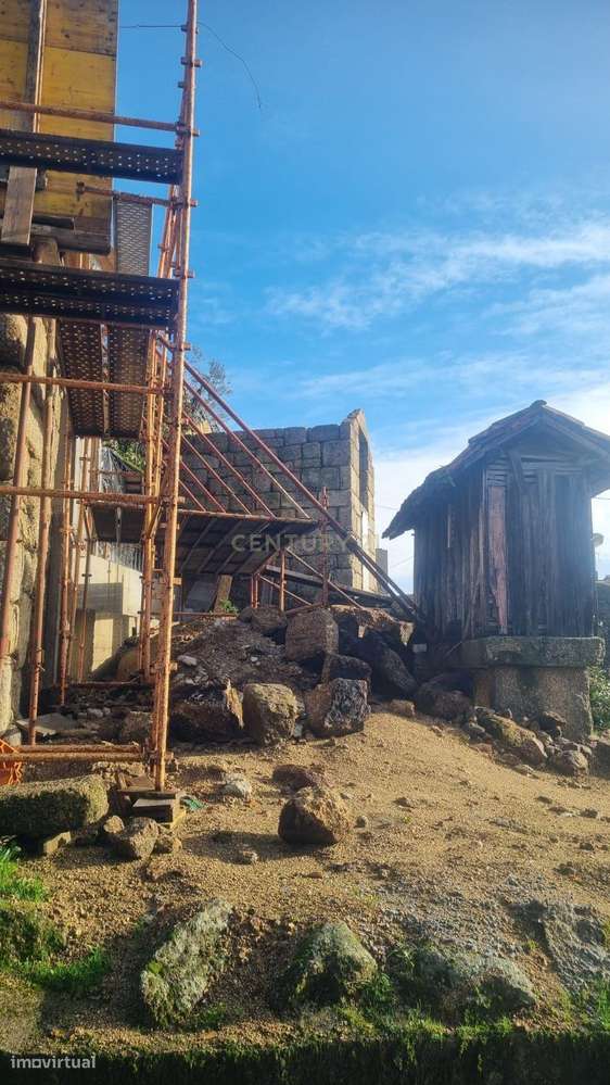 Oportunidade Única- Moradia V3 situada na Granja em Paredes de Viadore-14