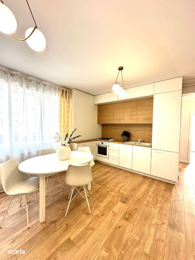 Apartament cu 3 camere, semidecomanta, zona Urusagului