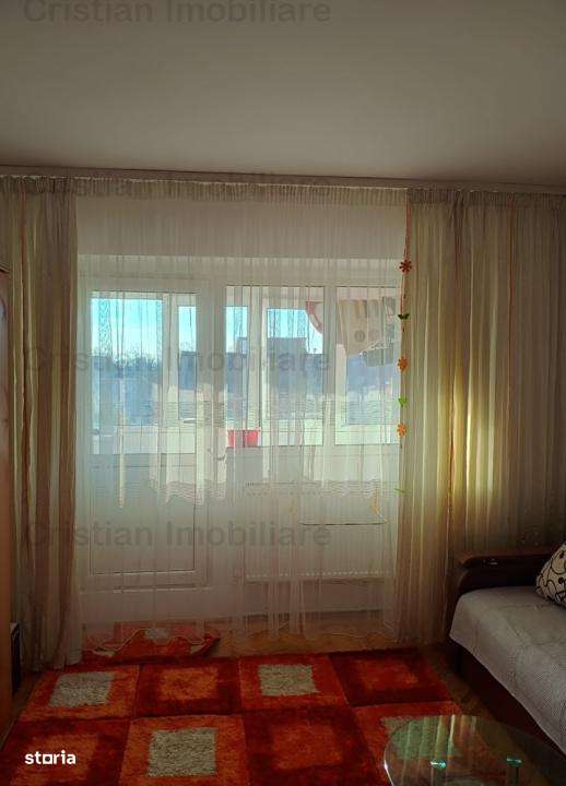 Ultracentral Bariera 1 cam 40mp etaj intermediar Mobilat si Utilat - Imagine principală: 5/10