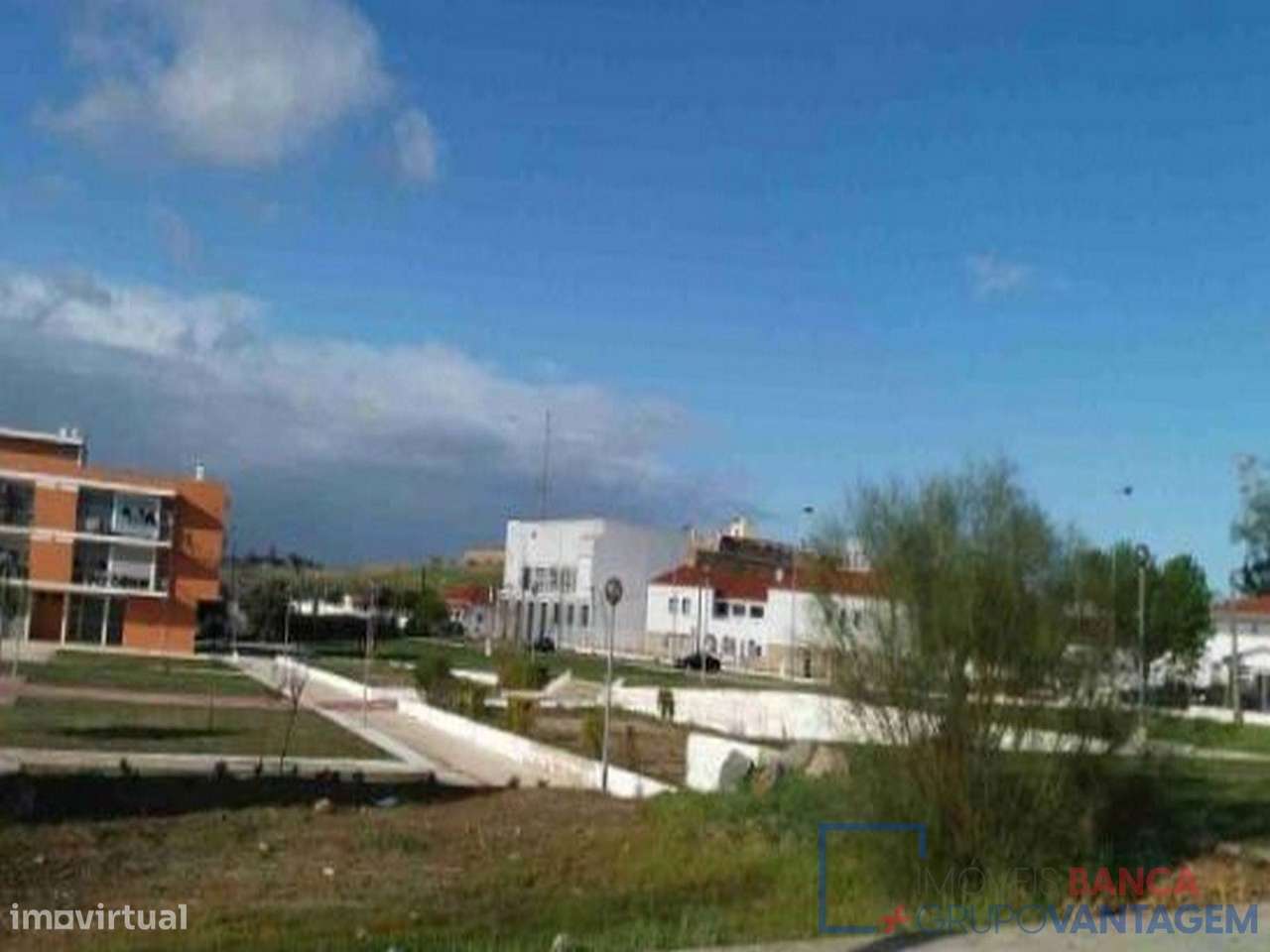 Lote de terreno para construção urbana com 528m2 e área de implanta... - Grande imagem: 1/4