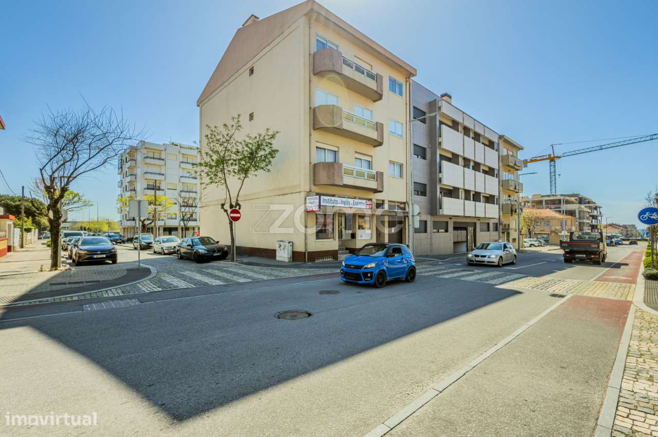 Apartamento T4 com lugar de garagem - Rua 33 - Espinho - Grande imagem: 2/20