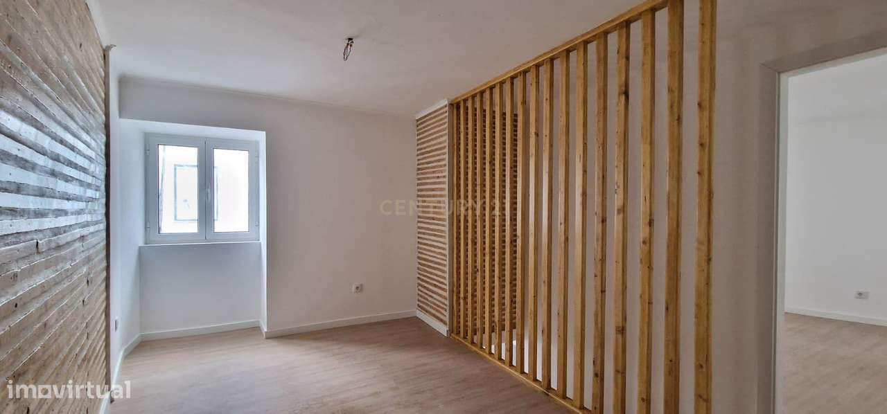 Prédio na Zona Histórica de Torres Novas - Grande imagem: 4/13