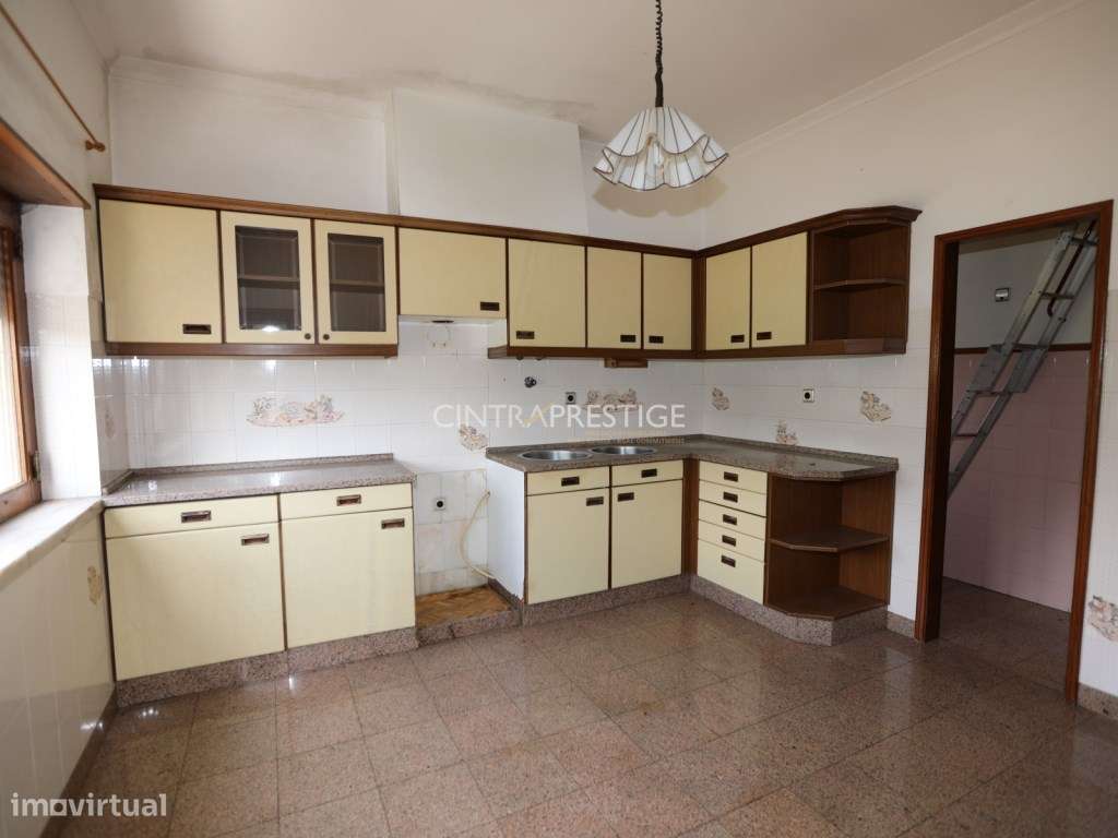 Moradia Isolada de 7 Assoalhadas em Montelavar - Sintra-10