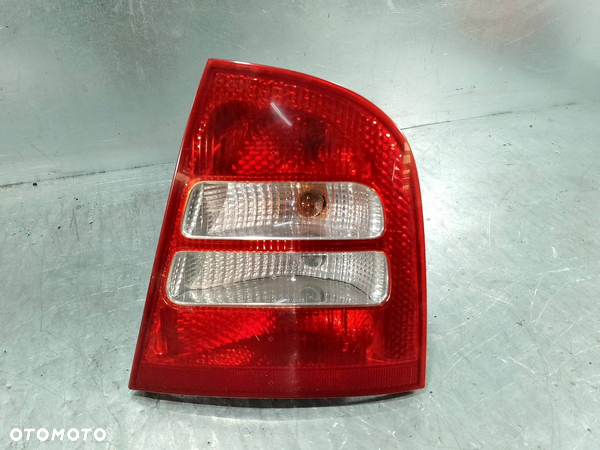 LAMPA TYLNA PRAWA SKODA OCTAVIA I LIFT 1U6945096  LIFTBACK - 1