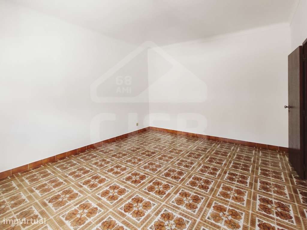 Moradia à Venda em Coruche - Valor Negociável-6