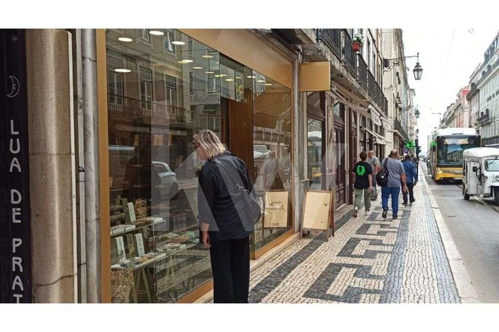 Loja na Rua da Prata no centro da Baixa Pombalina - Rentabilidade 5,5% - Grande imagem: 1/2