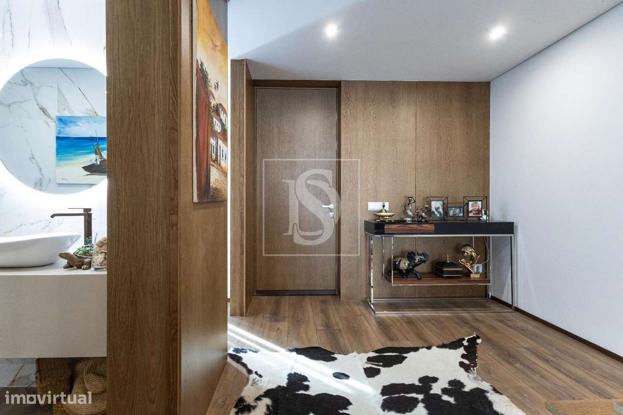 Moradia T4 de Alto Padrão à Venda – Agudela, Perafita-18