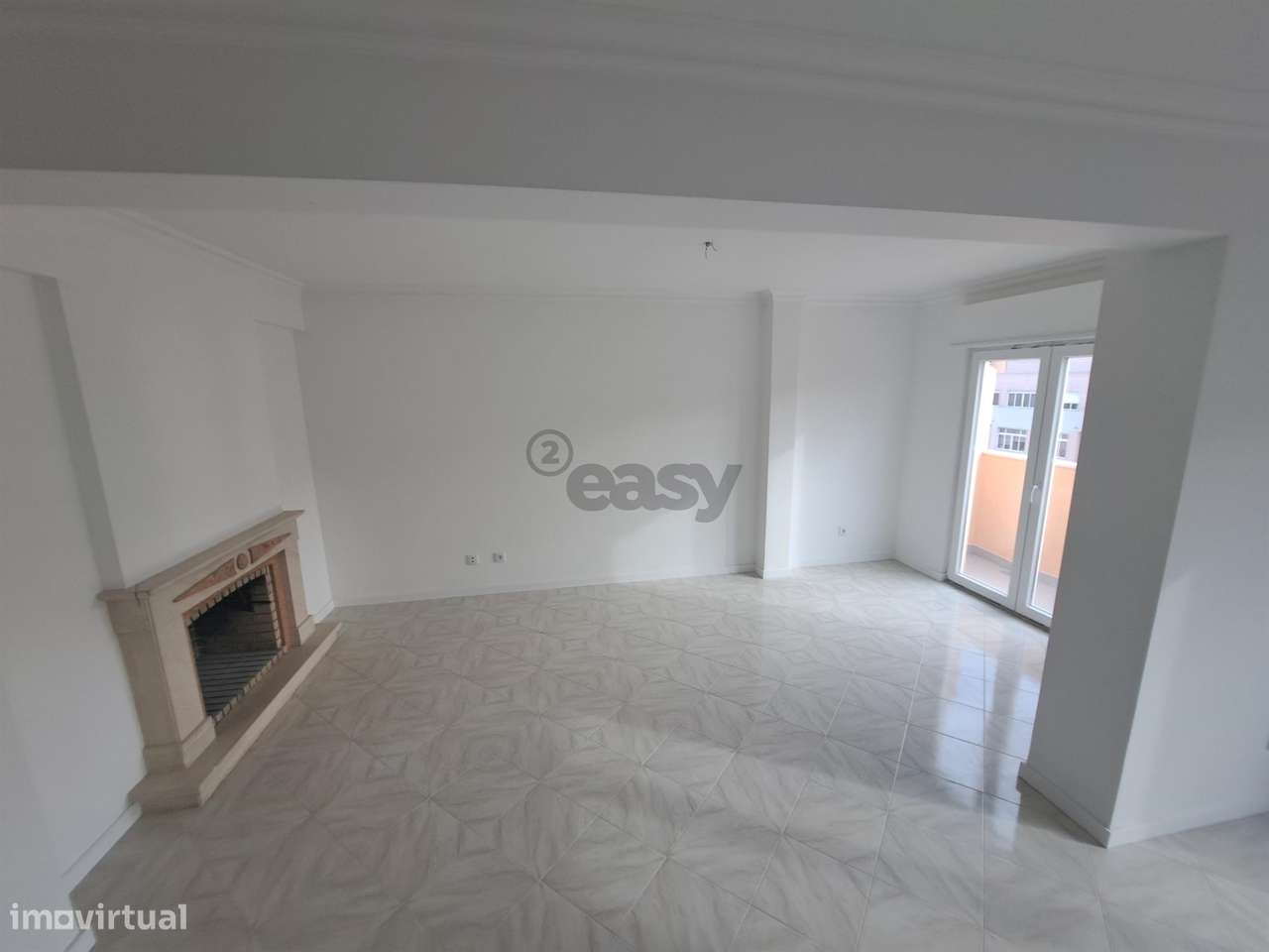 Apartamento T4 Duplex - Avenida de Fitares-25