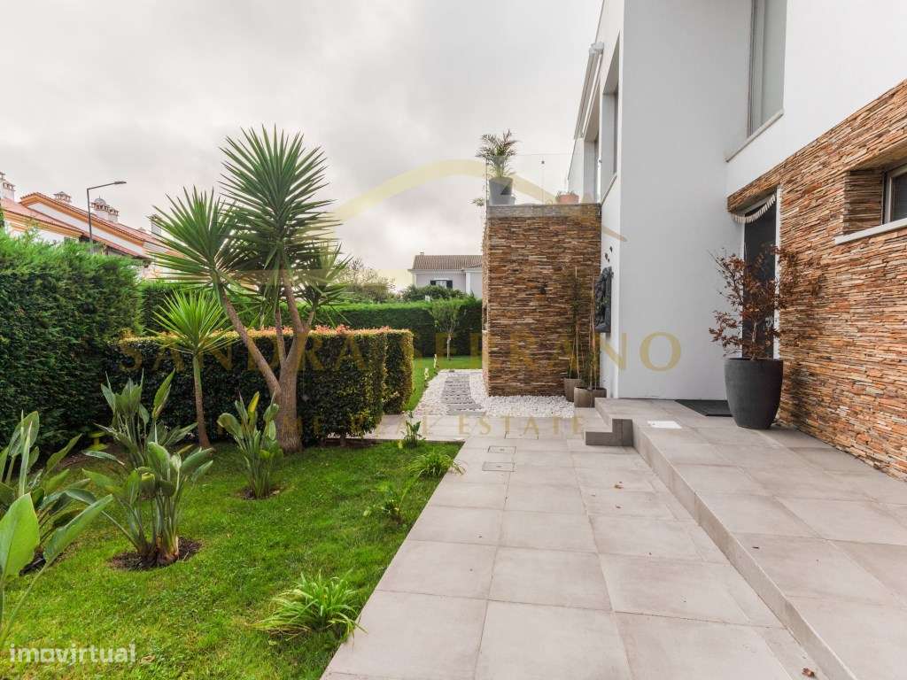 Moradia de arquitetura contemporânea com 5 Suítes-23