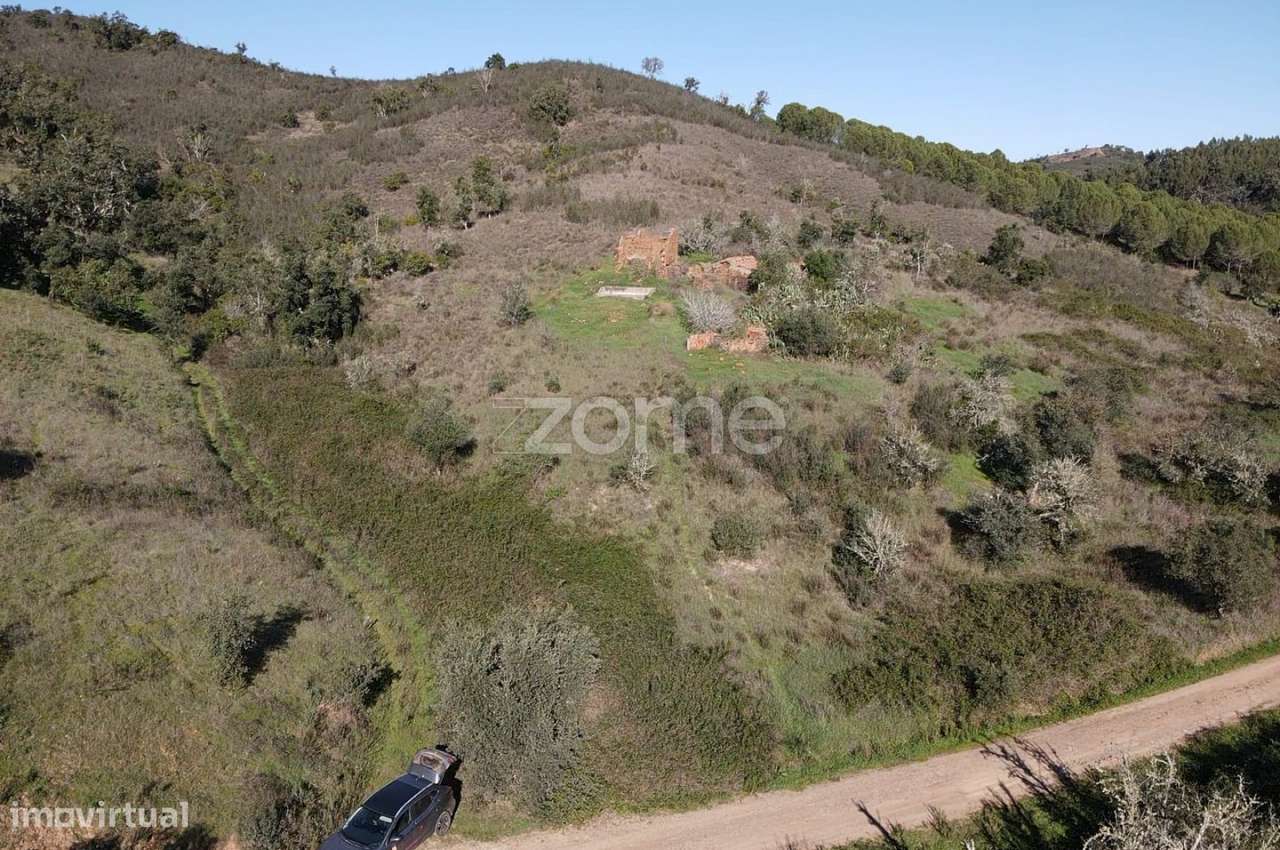 Ruína para recuperar com 85m2 em São Marcos da Serra - Grande imagem: 3/20