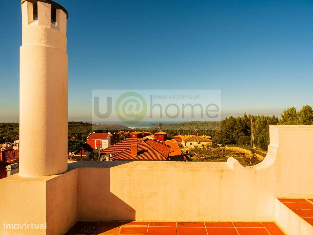 Moradia com piscina e vista mar na Charneca/Cascais-1