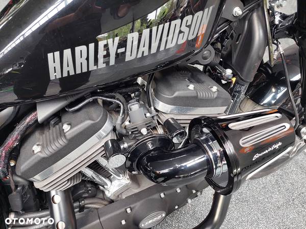 Harley-Davidson Sportster Roadster 1200R - 11