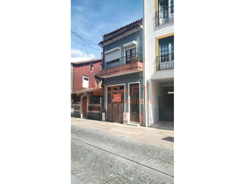 Moradia com 2 quartos, inserida num lote de terreno com 300m2 e uma... - Grande imagem: 5/7