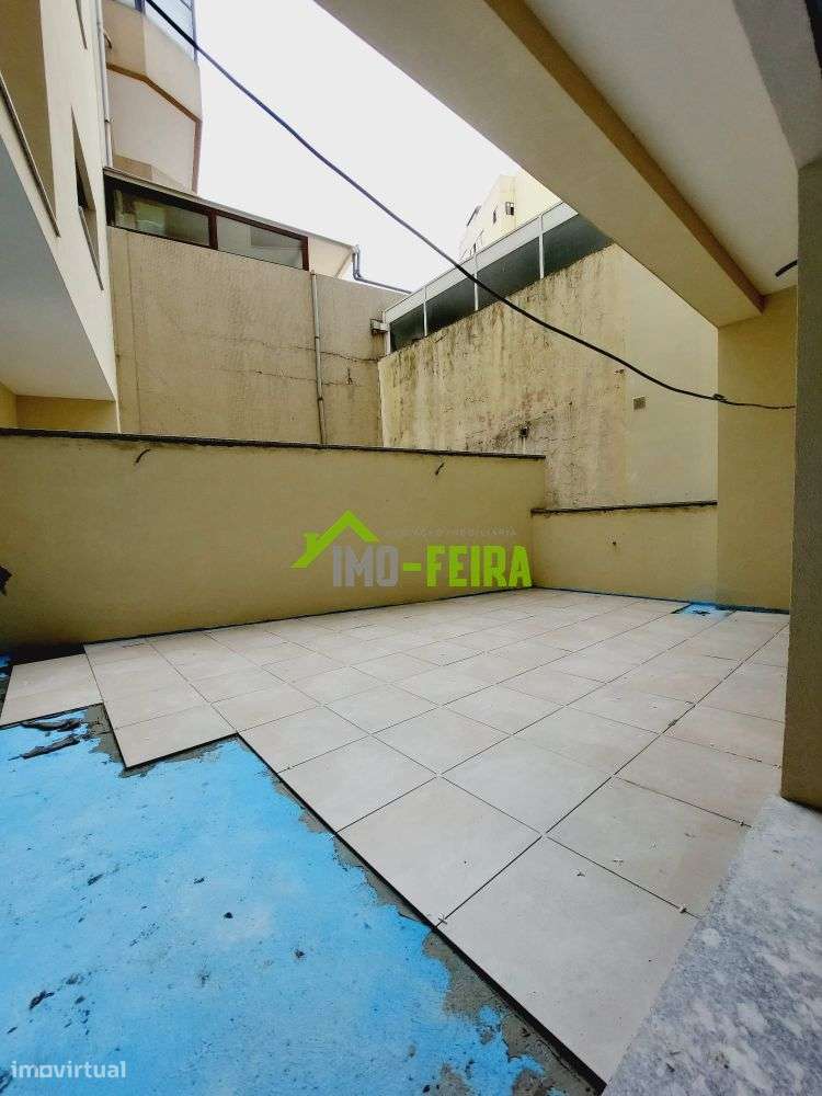 APARTAMENTO T3,  OLIVEIRA DE AZEMÉIS - Grande imagem: 1/19