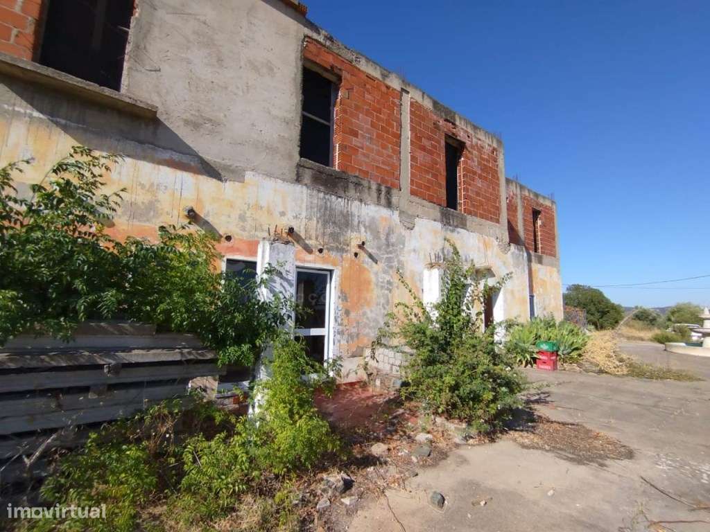 Imóvel para Recuperar com Potencial Comercial - Vidigueira - Grande imagem: 4/12