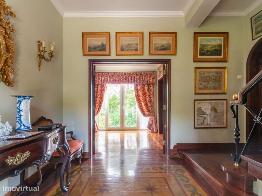 Exclusiva Moradia com 5 Quartos no Coração do Estoril - Grande imagem: 5/47