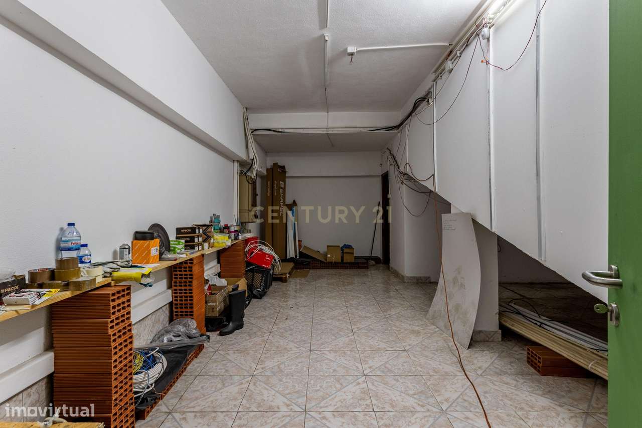 Garagem com Negócio em Funcionamento e Elevado Potencial de Rentabilid-17