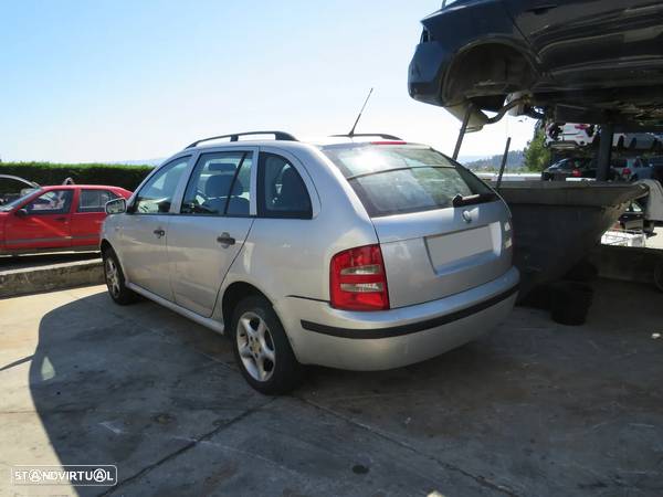 Skoda Fabia I 1.4 (68Cv) de 2003 - Peças Usadas (8587) - 3