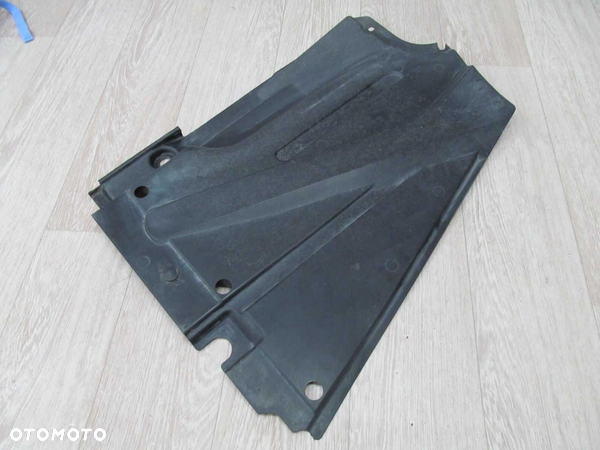 AUDI A4 B7 OSLONA PLYTA PODWOZIA LEWA 8E0825215AK 04-07 - 2