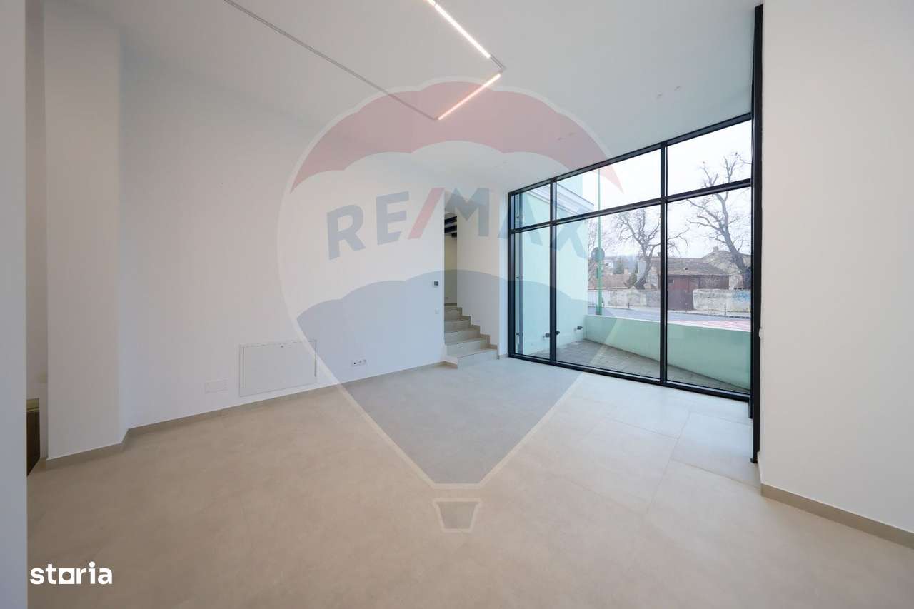 Constructie comerciala centrala P+2 -  funcțiuni mixte - Imagine principală: 3/20