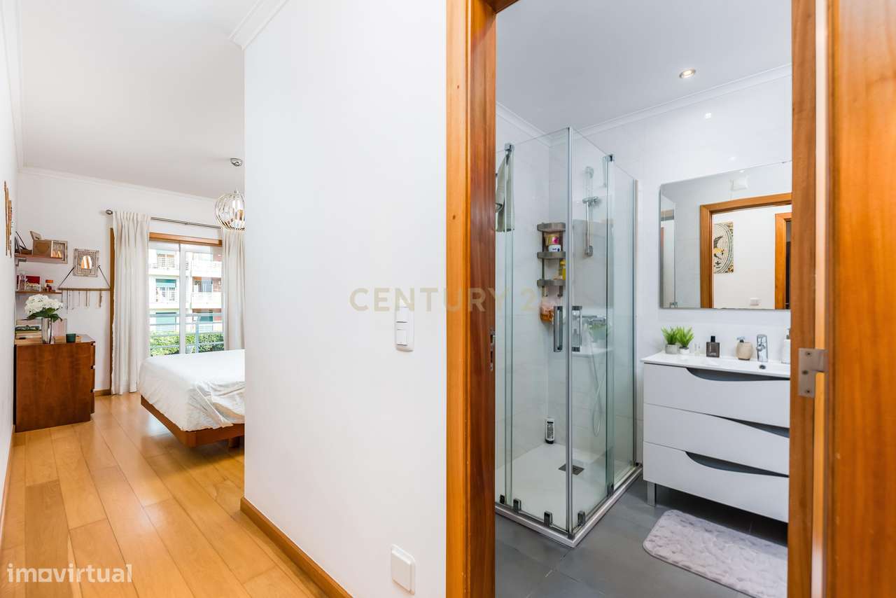 Apartamento T3 com 2 Box e 2 Suítes. Vista Panorâmica em Oeiras-12