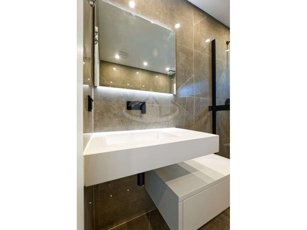 Moradia V4 Nova de Luxo com Rooftop e Vista Rio | Santa Iria de Azóia-36