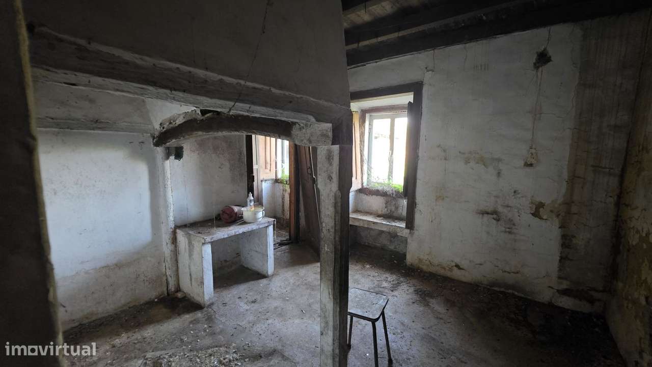 Moradia para restaurar, com terreno, perto de Ferreira do Zêzere-30