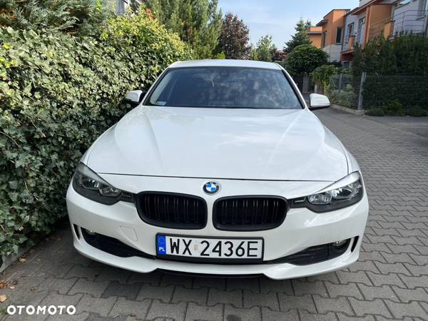 BMW Seria 3 320i - 1